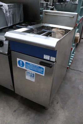 Lot 652 - 45cm gas Blue Seal twin tank fryer with 2 baskets