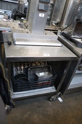 Lot 709 - 80cm stainless steel mobile preparation table