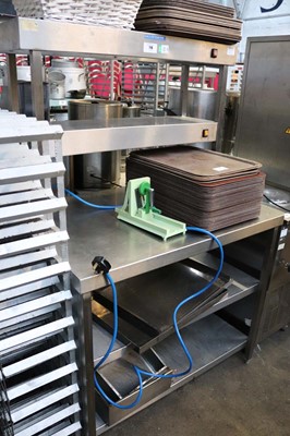 Lot 718 - 100cm electric chef's pass with two tier...