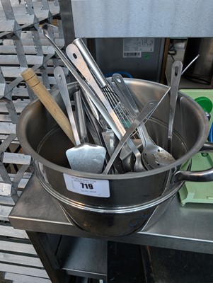 Lot 719 - Bowl containing assorted stainless steel...