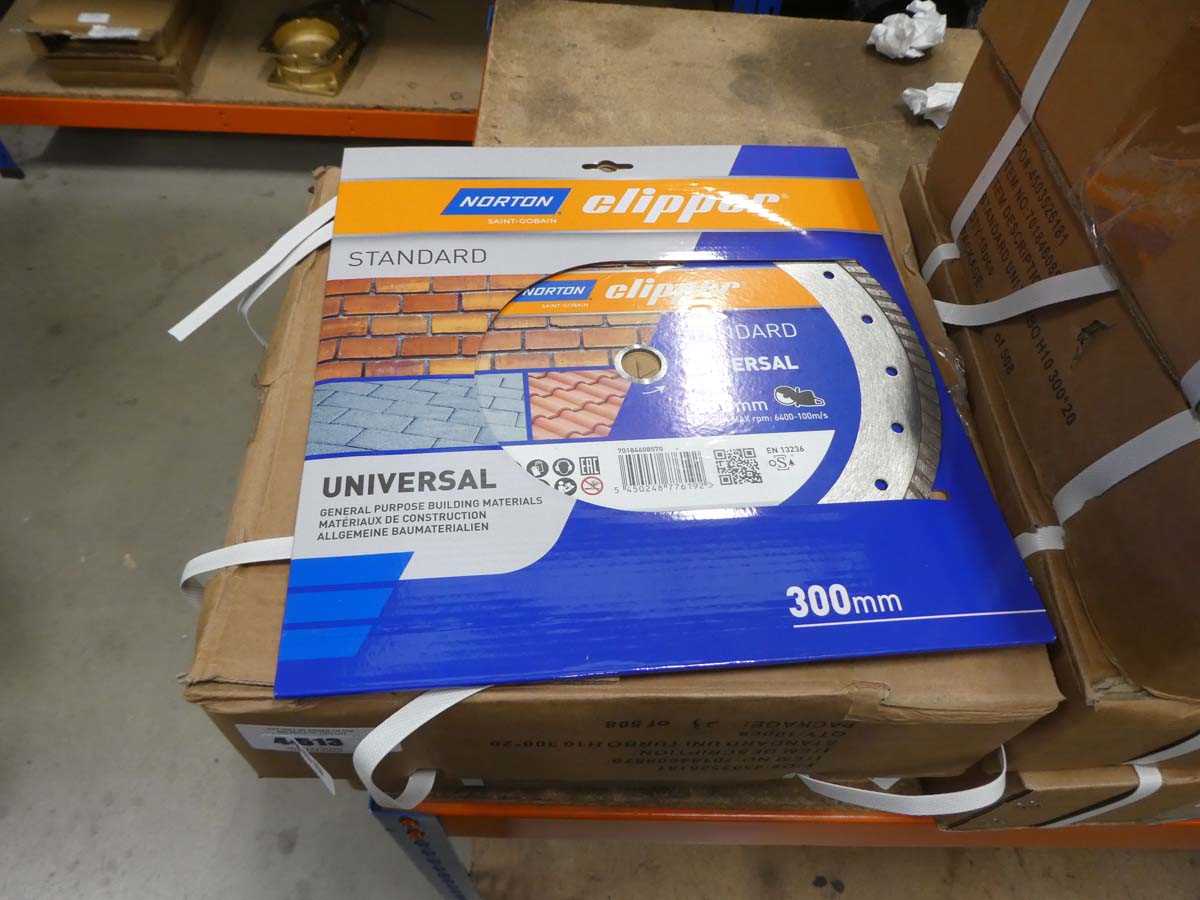 Lot 4461 - One box of ten Norton Clipper universal turbo...