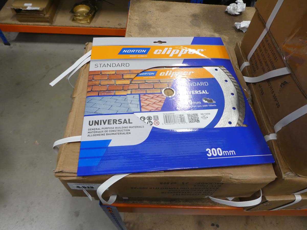 Lot 4462 - One box of ten Norton Clipper universal turbo...