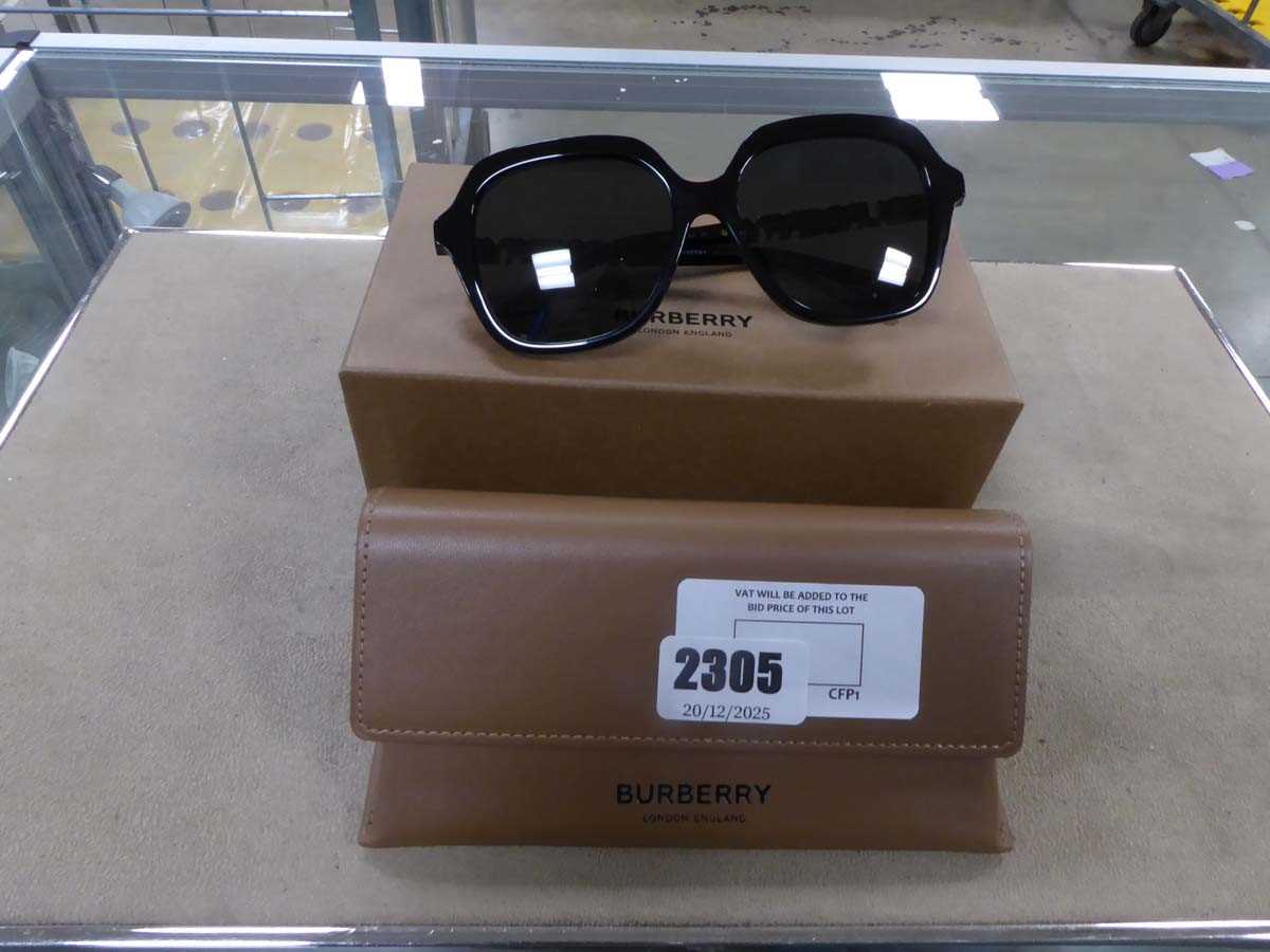 Lot 2305 - Pair of Burberry sunglasses and case