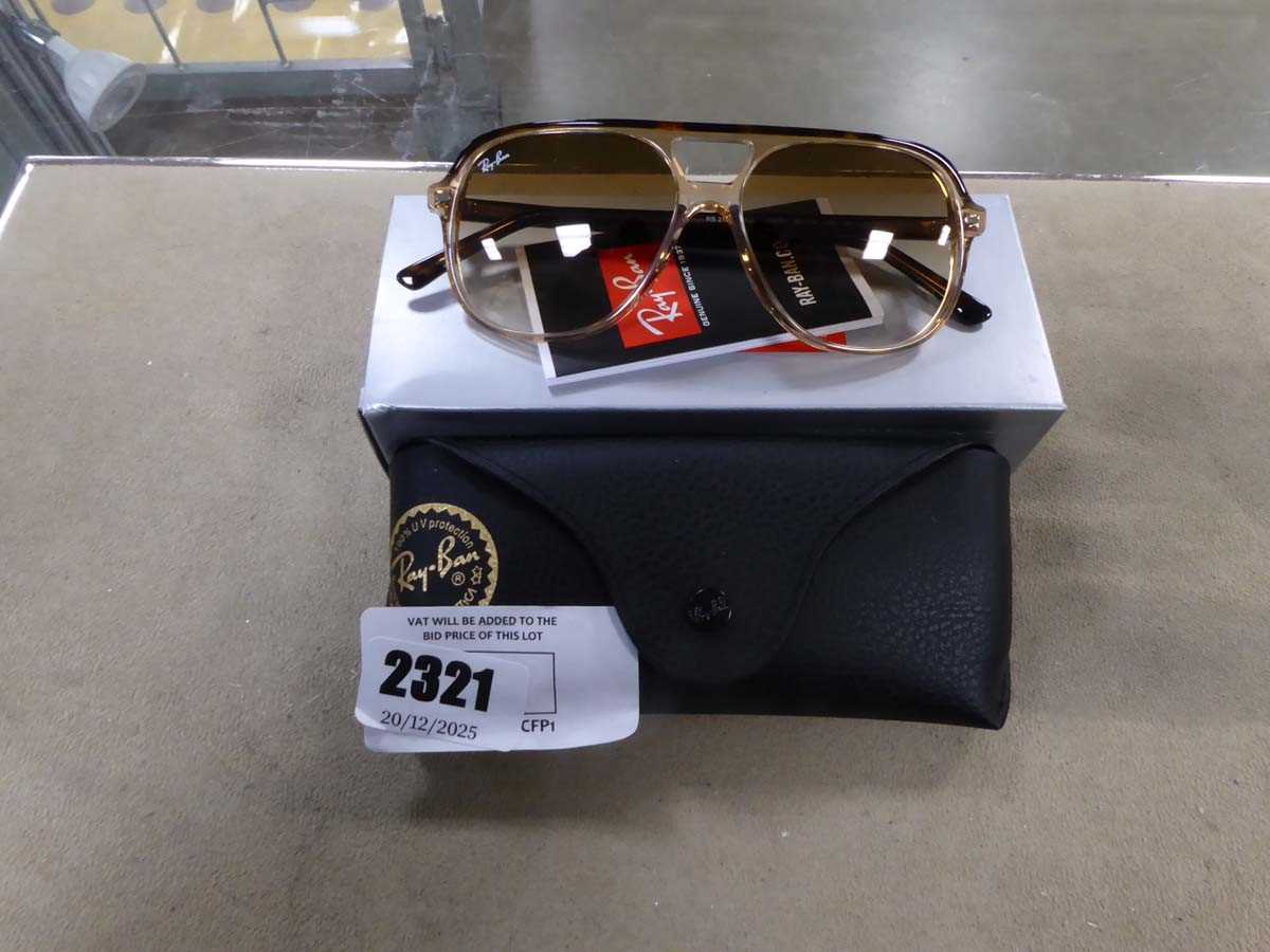 Lot 2321 - Pair of Rayban sunglasses in case