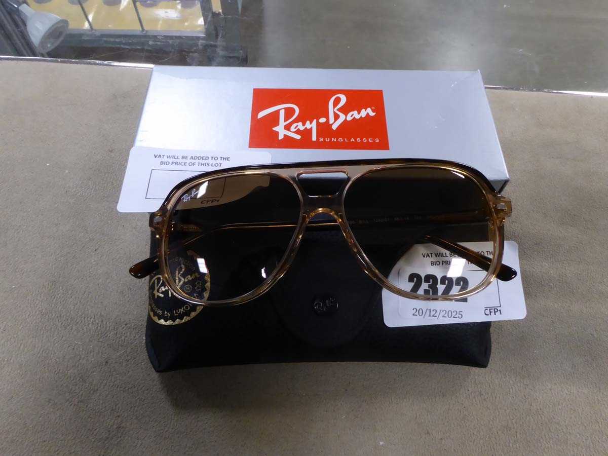 Lot 2322 - Pair of Rayban sunglasses in case
