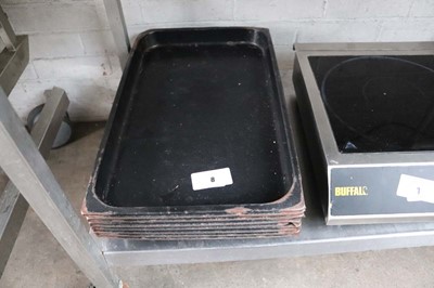 Lot 8 - 8 oven trays