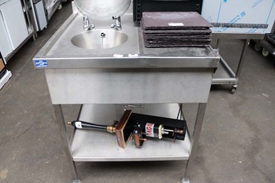 Lot 90 - 77cm stainless steel hand wash station with...