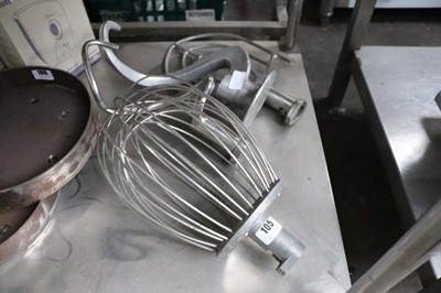 Lot 105 - 4 attachments for mixer
