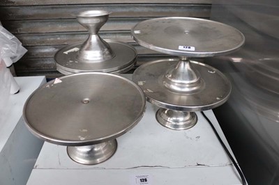 Lot 128 - 5 circular cake stands
