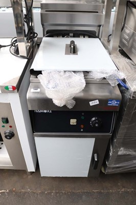 Lot 148 - 42cm electric Hamoki single tank fryer with...