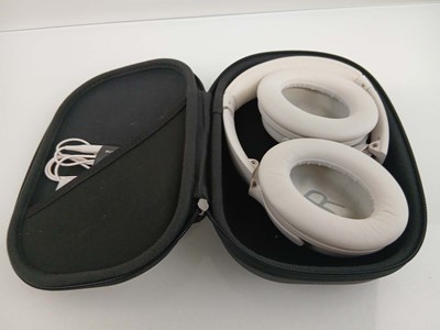 Lot 2110 - Cased Bose wireless Headphones