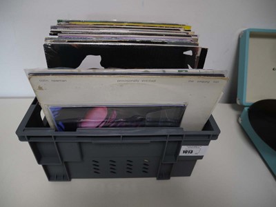 Lot 1013 - Box of 7", 10", 12" singles and albums incl....