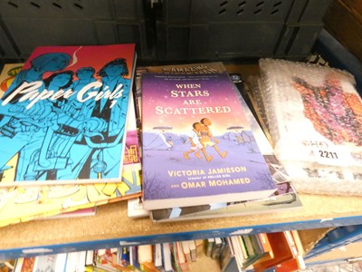 Lot 2211 - Selection of comics and graphic novels