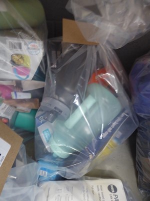 Lot 3295 - Assorted homewares inc. water bottles, BBQ...