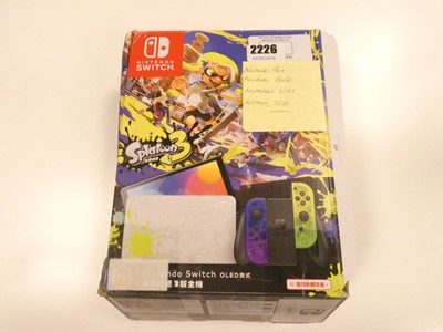 Lot 2226 - Box containing Nintendo accessories - dock and...