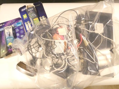 Lot 2248 - Bag containing various items including digital...