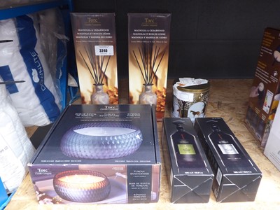 Lot 3240 - Assortment of household wares, to include Torc...