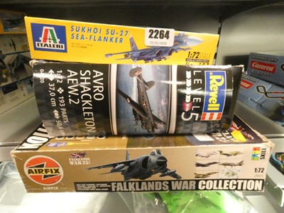 Lot 2264 - Three boxed model kits, a Sukhoi SU27, Revell...