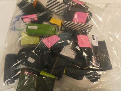 Lot 2320 - Bag of various reading glasses and sunglasses