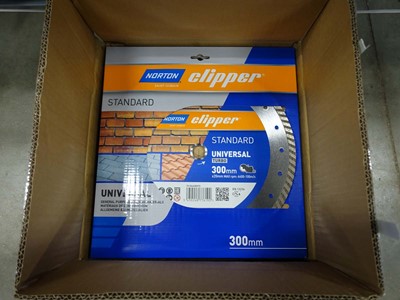 Lot 4521 - Box of 10 Uniturbo 300x20mm cutting blades