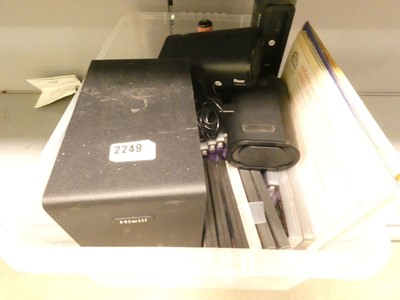 Lot 2249 - Box containing various items including...