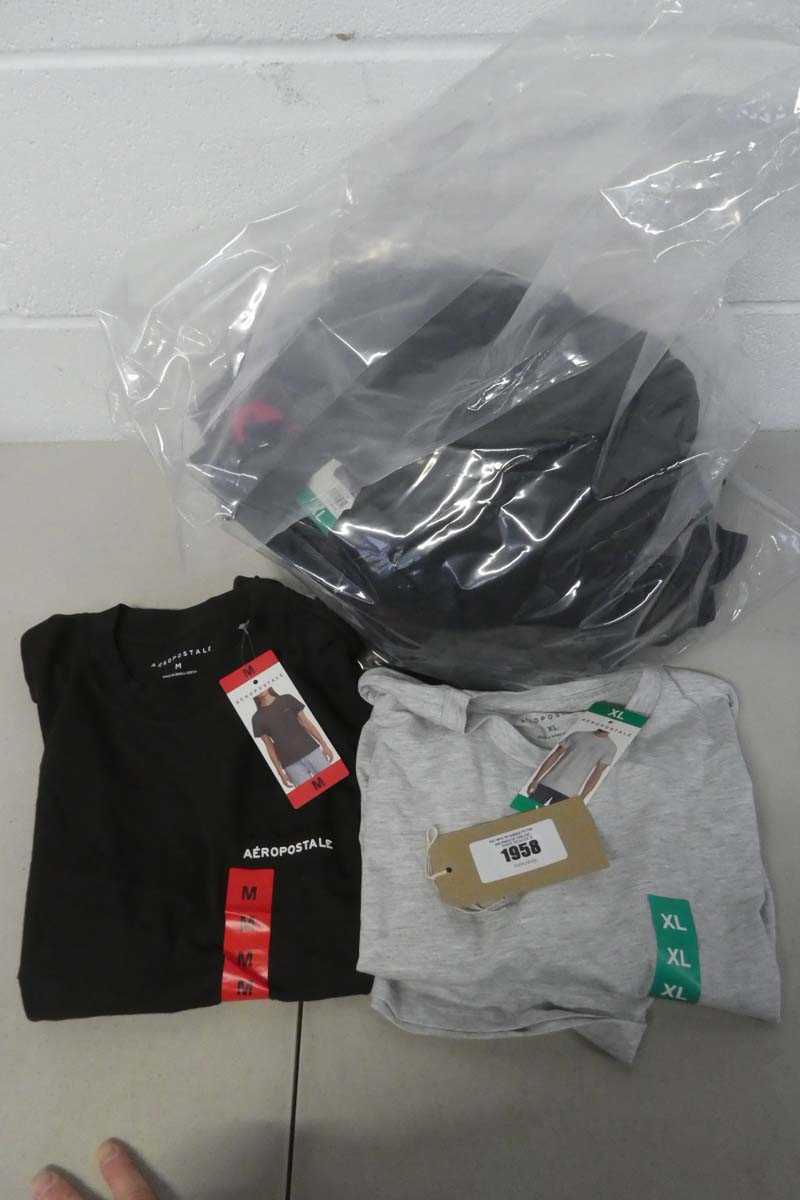 Lot Approx. 20 Aeropostale t-shirts