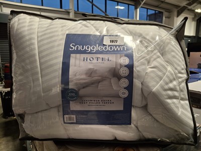 Lot Snuggledown hotel collection luxurious extra...