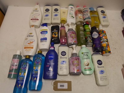 Lot Selection of shower gels etc