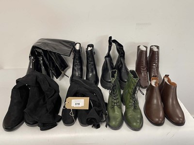 Lot 8x Pairs of boots in various styles