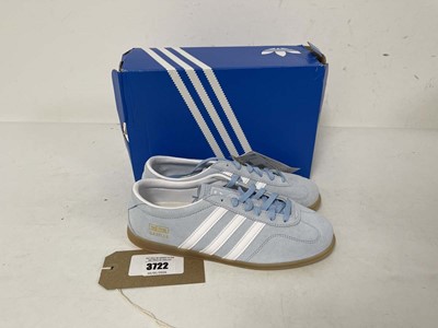 Lot Adidas gazelle lo pro trainers in light blue...