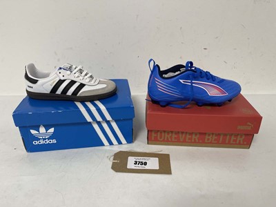 Lot 2x Boxed pairs of children's shoes to include...