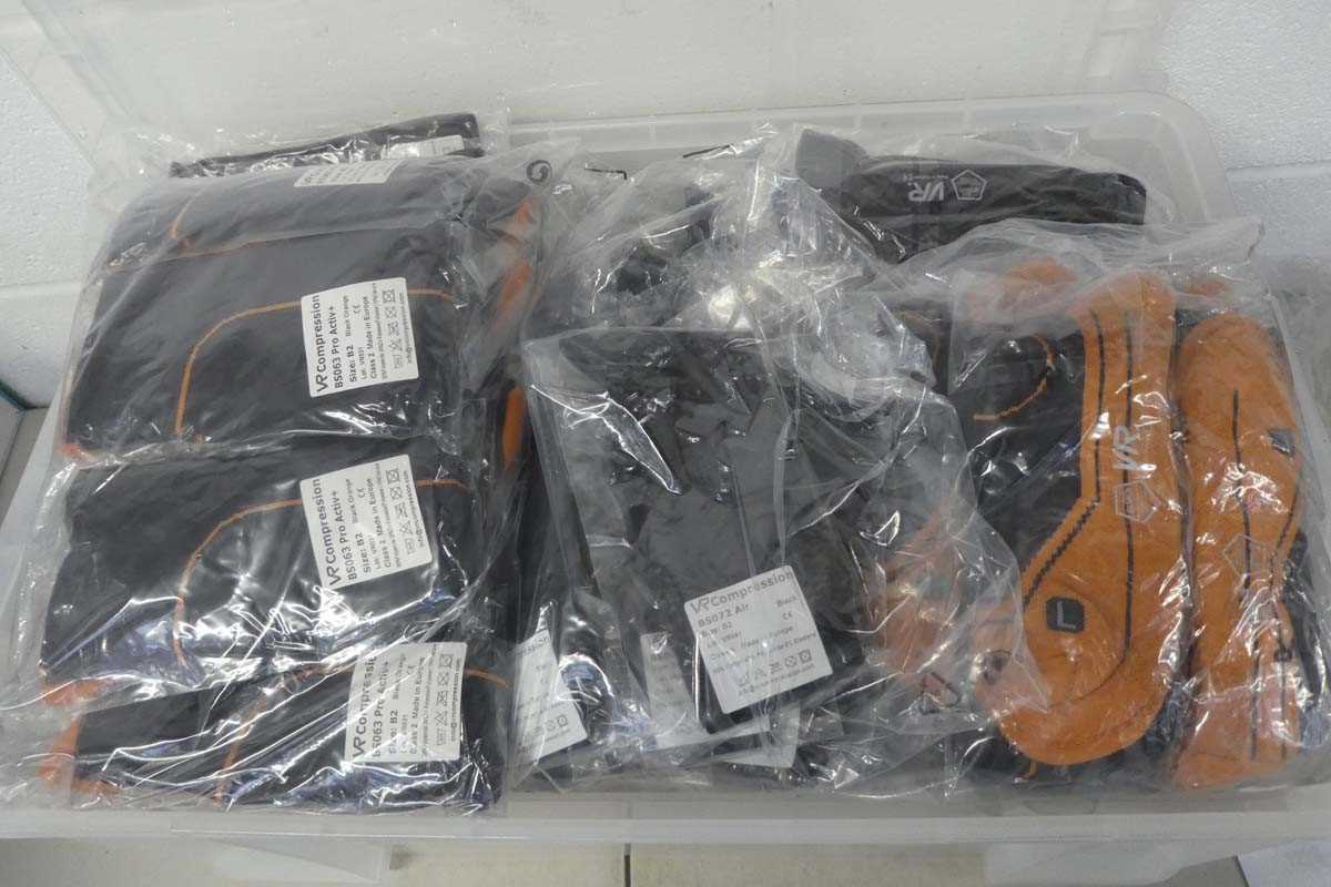 Lot A clear box containing approx. 150 pairs of VR...