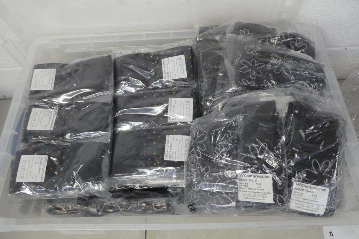 Lot A clear box containing approx. 150 pairs of VR...