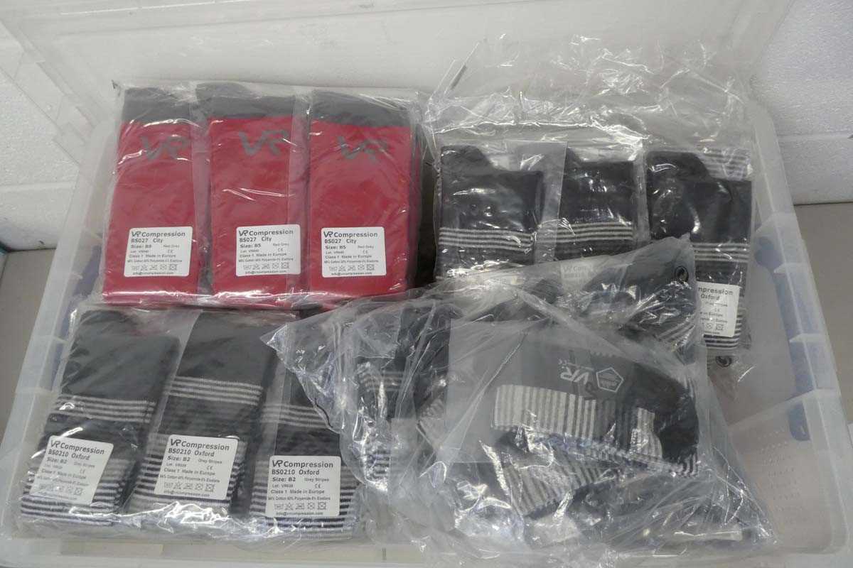 Lot A clear box containing approx. 150 pairs of VR...