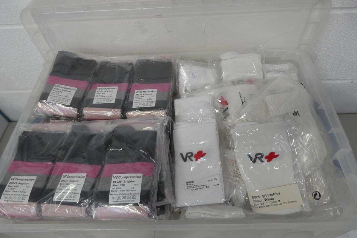 Lot A clear box containing approx. 150 pairs of VR...