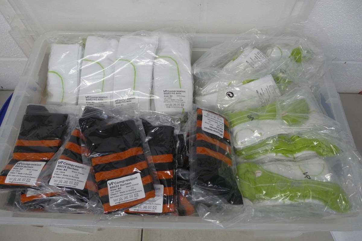 Lot A clear box containing approx. 100 pairs of VR...