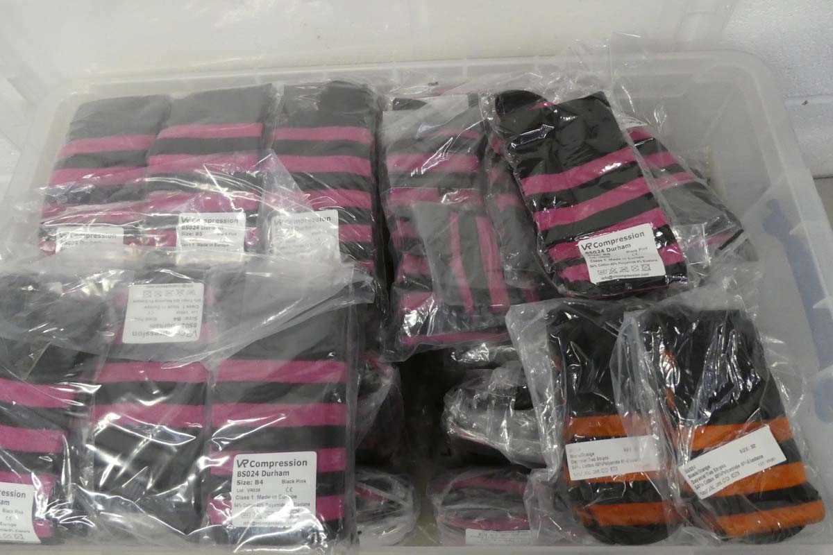 Lot A clear box containing approx. 150 pairs of VR...