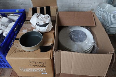 Lot 388 - Box containing white circular plates and 3...