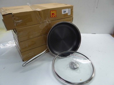 Lot 3514 - 4 lidded non stick frying pans