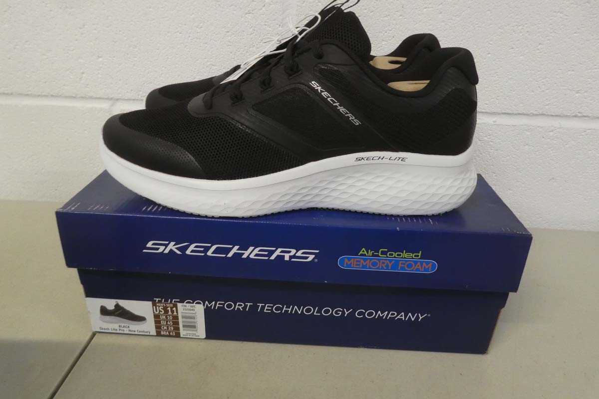 Lot A boxed pair of men's Skechers air cooled...