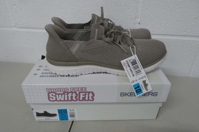 Lot A boxed pair of women's hands free swift fit...