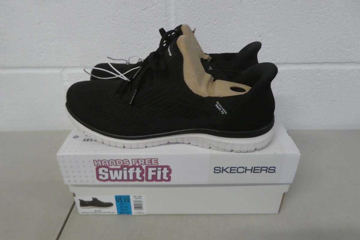 Lot A boxed pair of women's hands free swift fit...