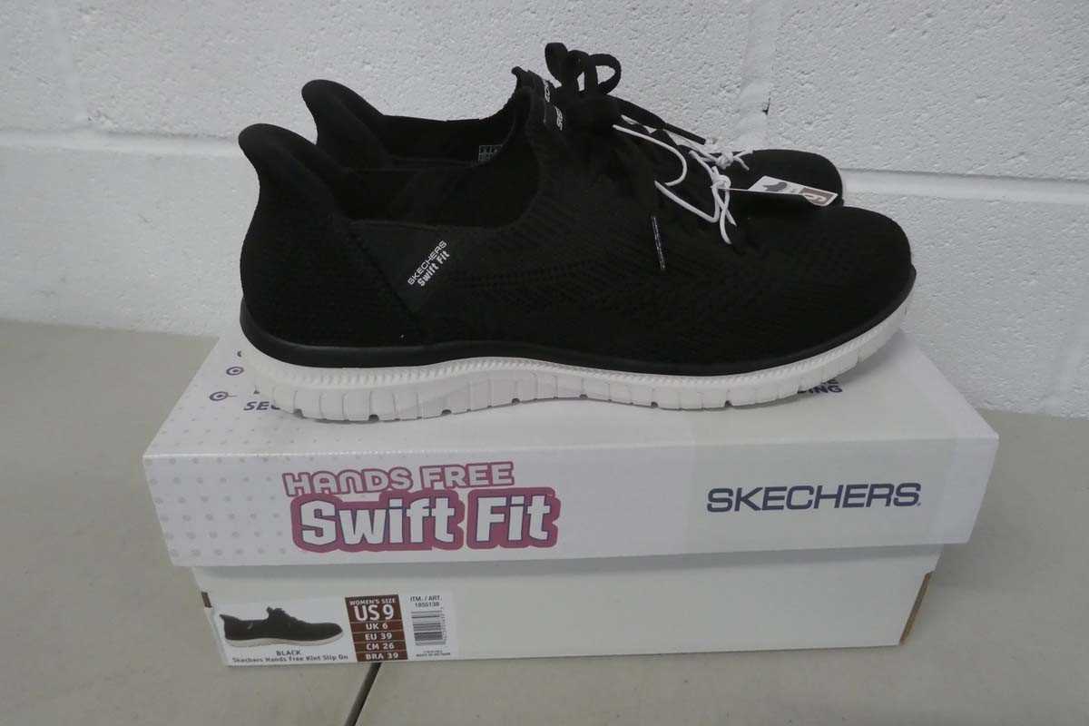 Lot A boxed pair of women's hands free swift fit...