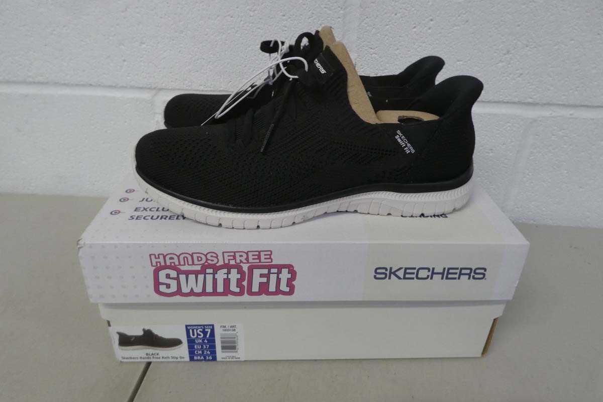 Lot A boxed pair of women's hands free swift fit...