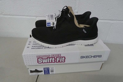 Lot A boxed pair of women's hands free swift fit...