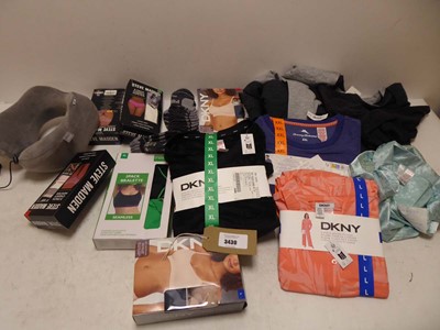 Lot 3430 - Selection of mixed accessories and loungewear