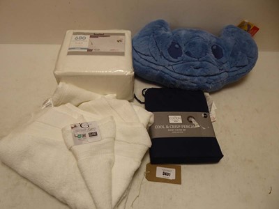 Lot 3431 - Selection of mixed bedding etc