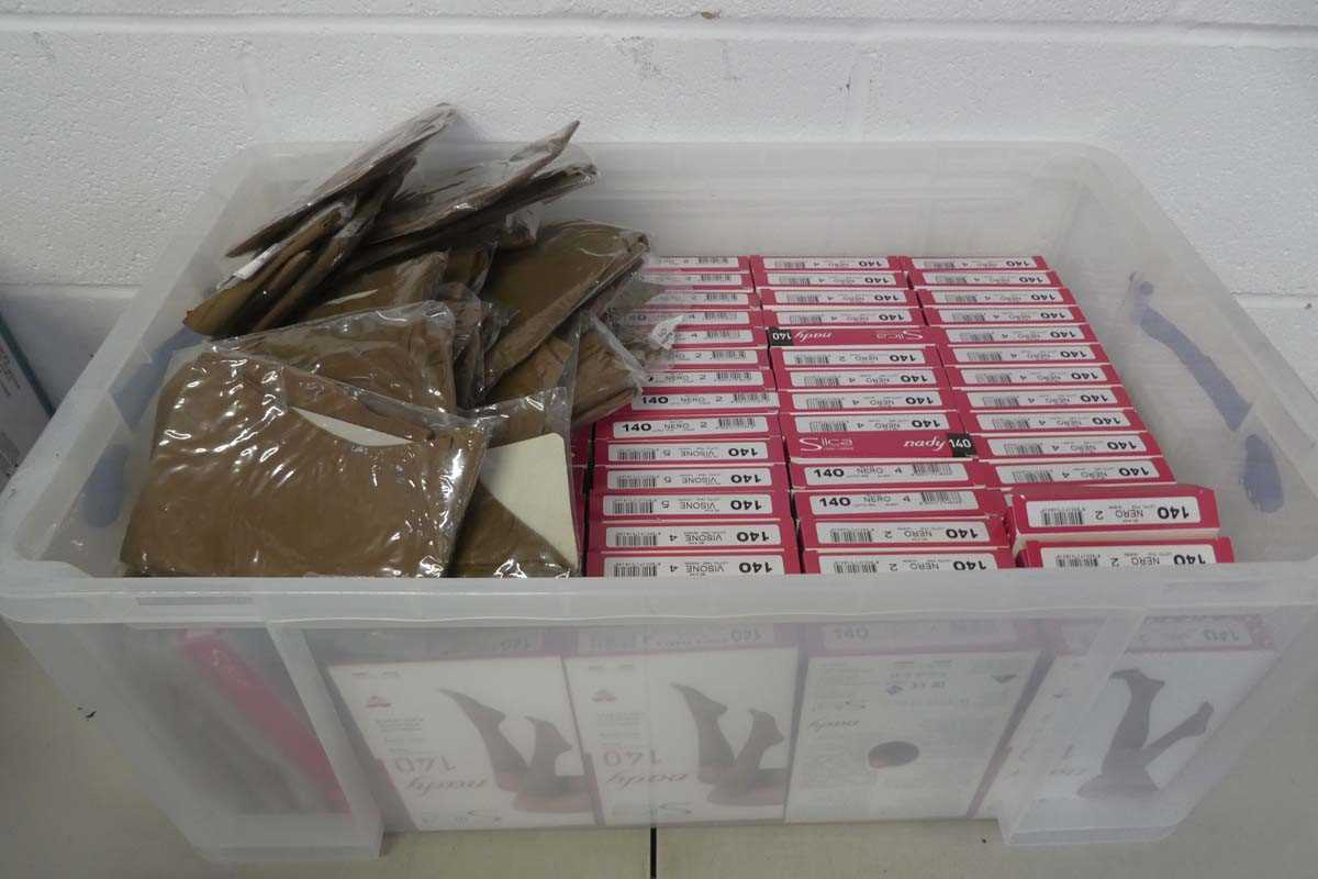 Lot A box containing approx. 100 boxed and unboxed...