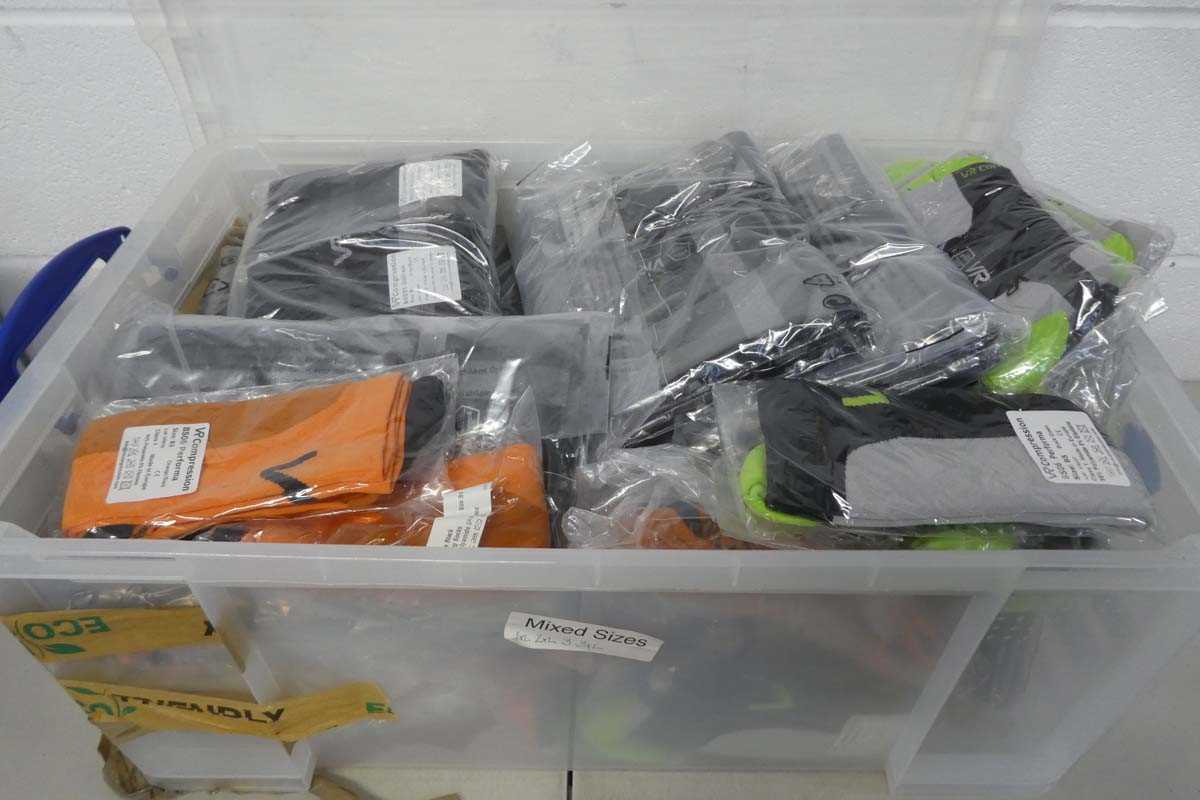 Lot A box containing approx. 100 pairs of VR...