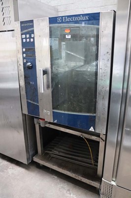 Lot 824 - 90cm Gas Electrolux Air-O-Steam 10 grid...